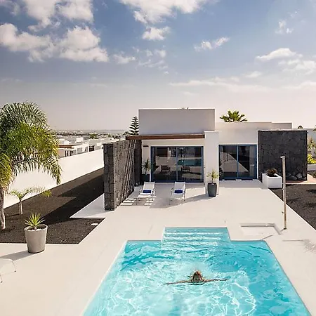 Playa Blanca Sleeps 6 Pool Air Con Wifi Ferienhaus Playa Blanca (Lanzarote)